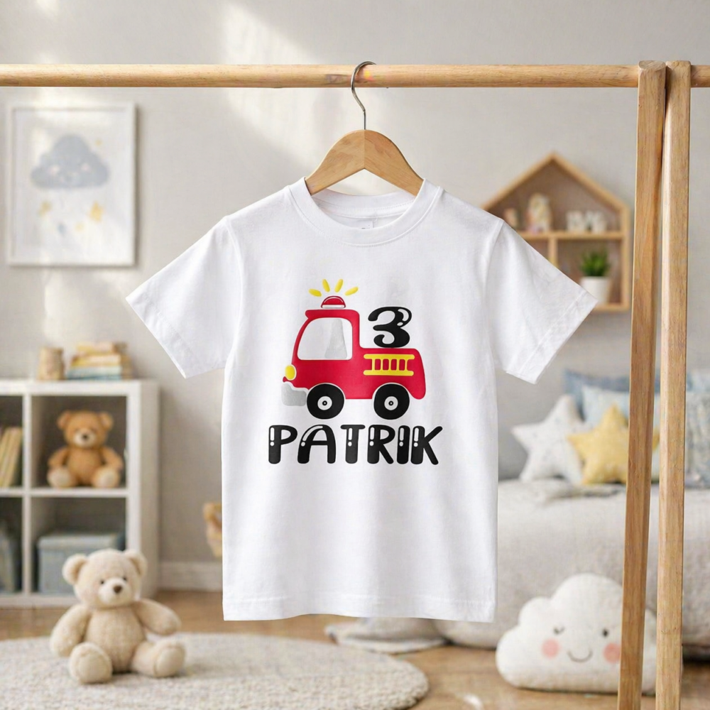 Personalizirana otroška majica - gasilski motiv z imenom in številko